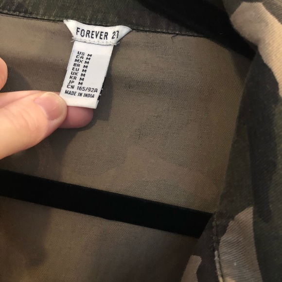 Forever 21 - camo print denim jacket - Picture 2 of 3